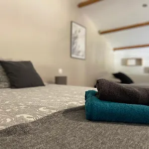 Hébergement de vacances  la Crécerelle  Spacieux Contemporain Entre Tarn Et Aveyron, Sainte-Gemme (Tarn)